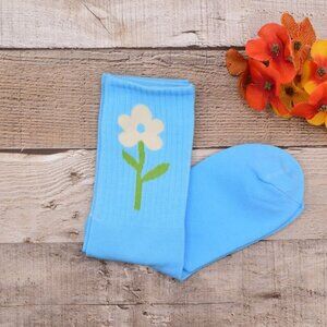 Minimal Garden Womens Flower Socks White on Blue Gift Packaged